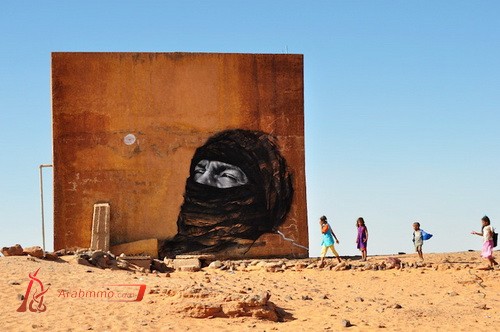 فن الشارع في الصحراء